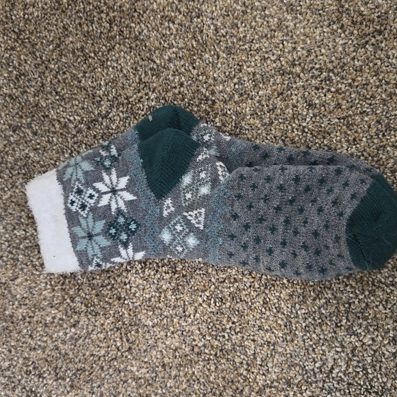 NWT 3 Pairs Fuzzy Ankle Slipper Home Socks Green/White and Pink Size 4-10 - Picture 2 of 5